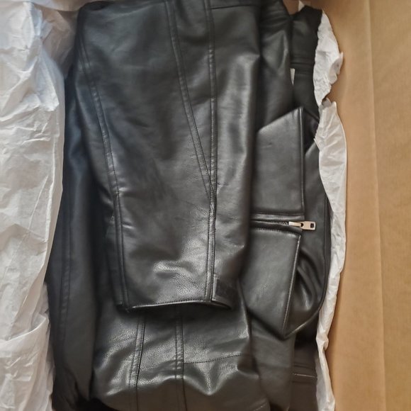 KHY Kylie Jennfer Faux Leather Trench brand new - Picture 2 of 9